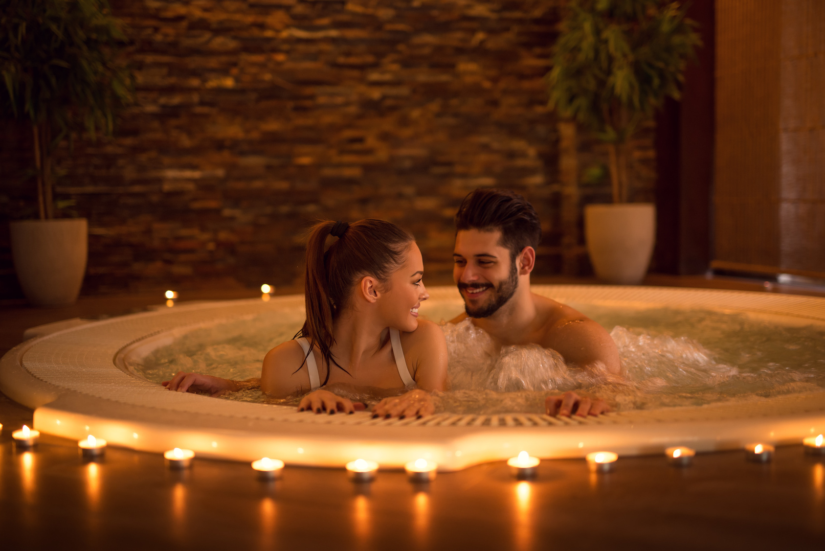 How to Plan A Romantic Spa Evening